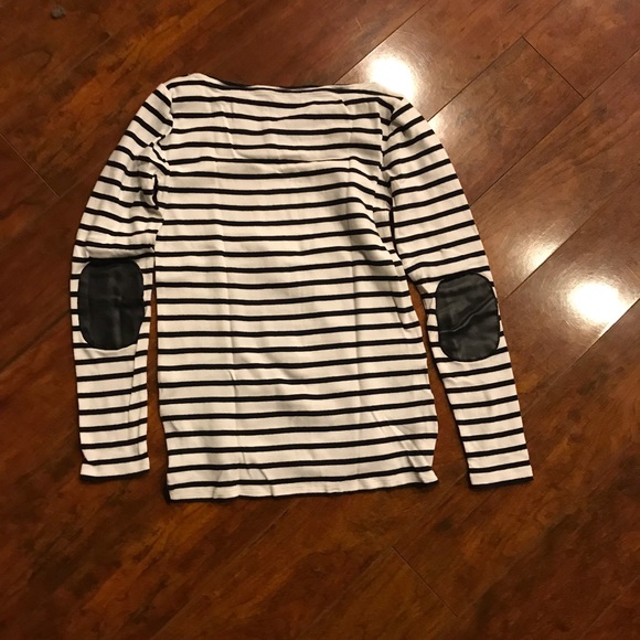 Ann Taylor Tops - Ann Taylor striped black and white long sleeve top Ann Taylor Tops - Ann Taylor striped black and white long sleeve top